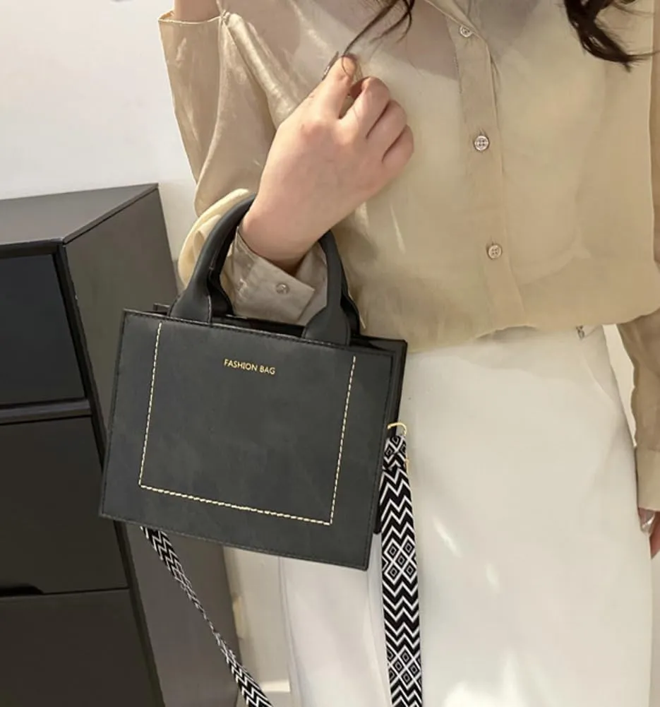 Retro Shoulder Bag for Women Vegan Leather Crossbody Purse Small Square Totes Guitar Strap Handbag Satchel