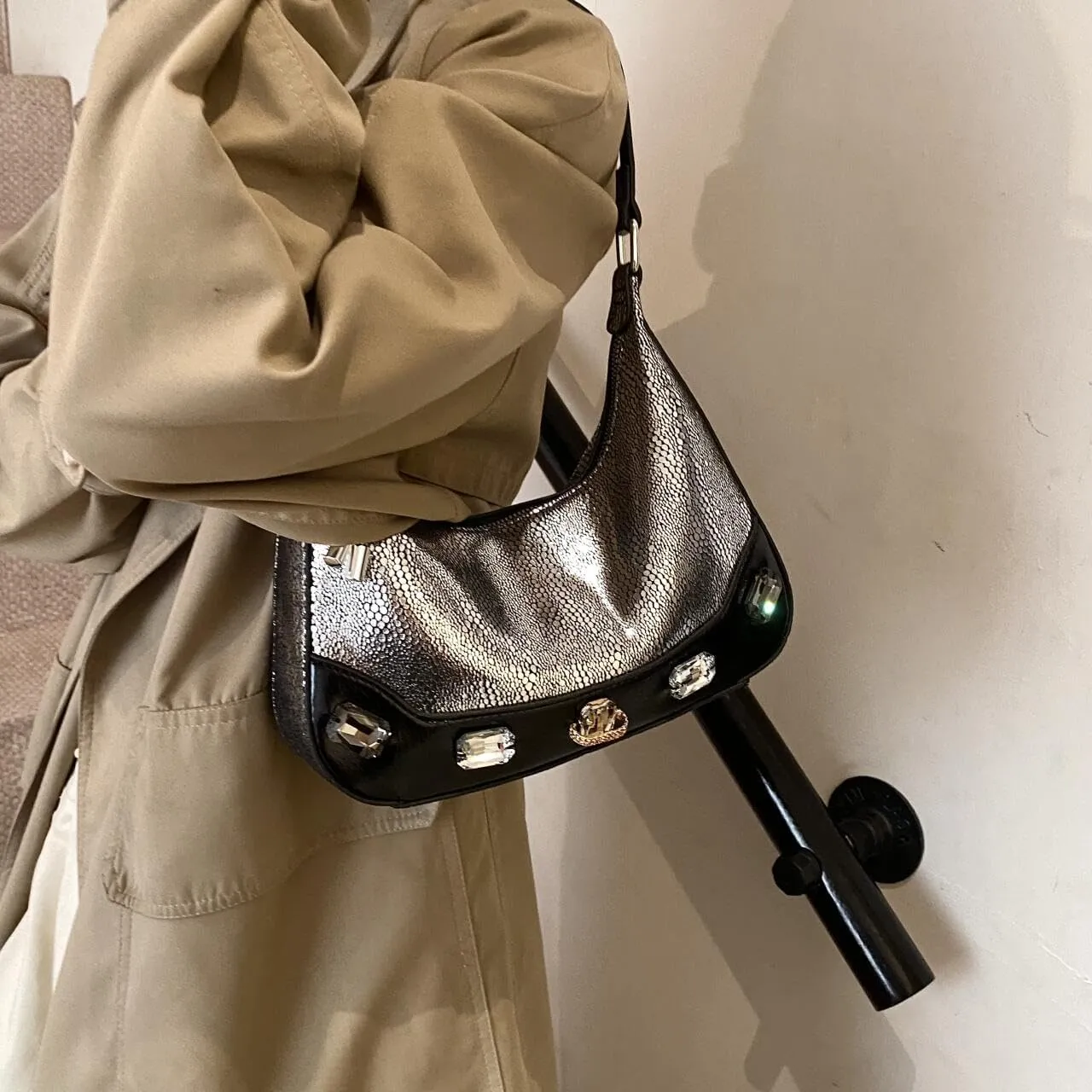 Trendy Snake Print Hobos Handbag Purse for Women Shoulder Crossbody Bag Retro Diamond Totes with Removable Strap